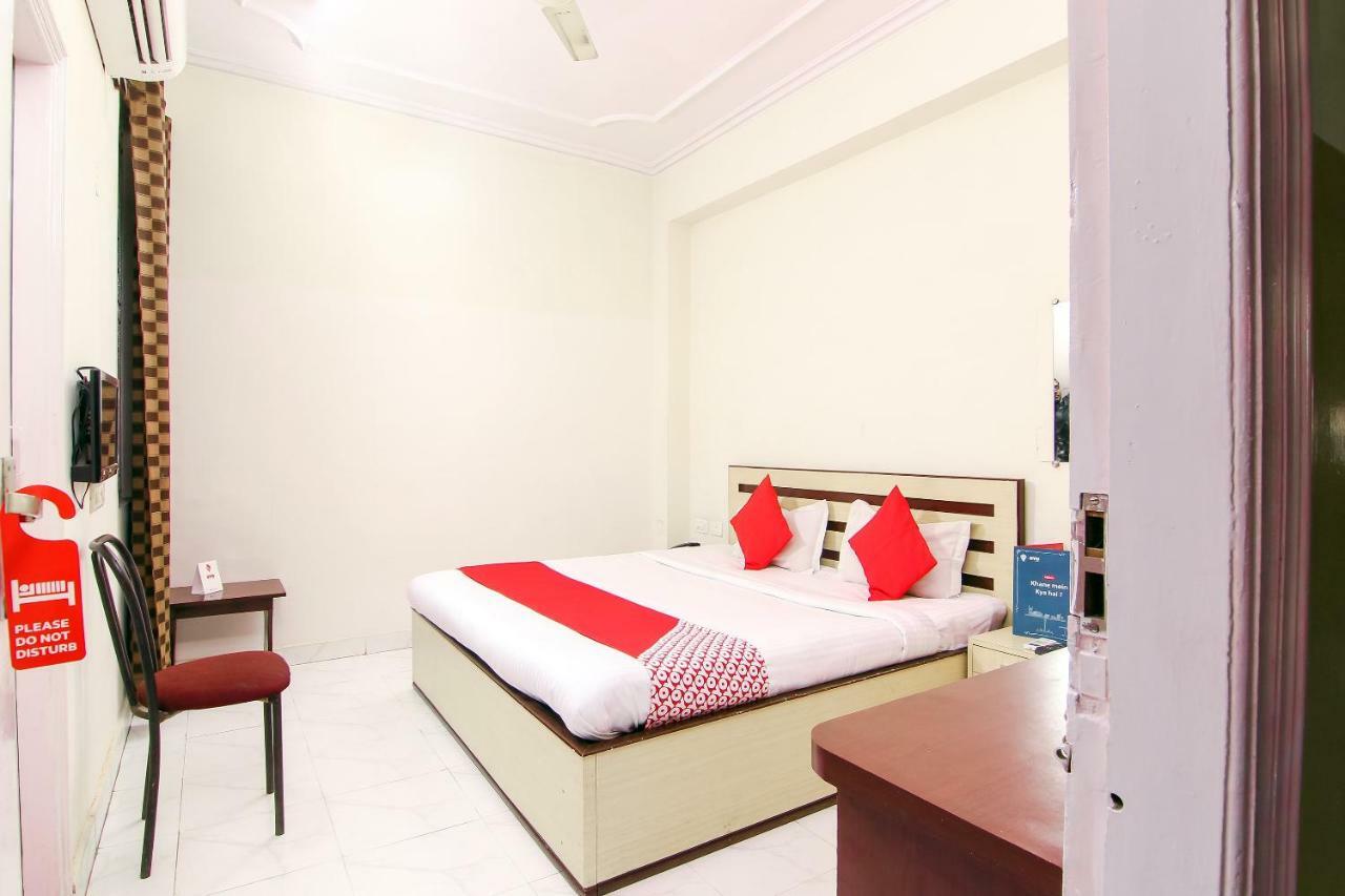 Oyo 14345 Hotel Panchsheel Varanasi Exterior foto