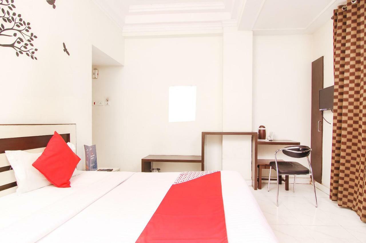 Oyo 14345 Hotel Panchsheel Varanasi Exterior foto